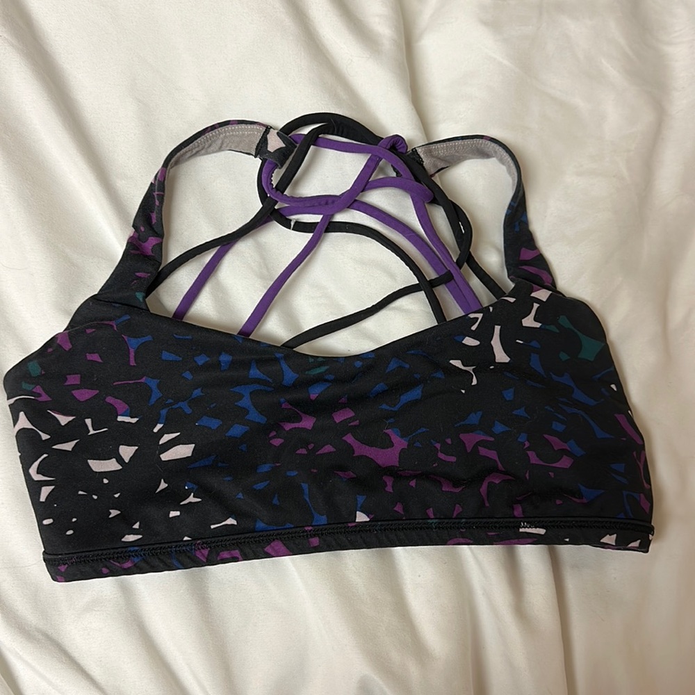 Lululemon sports bra